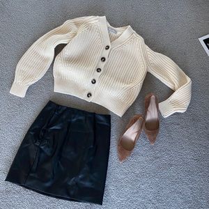 Black leather mini skirt 🖤